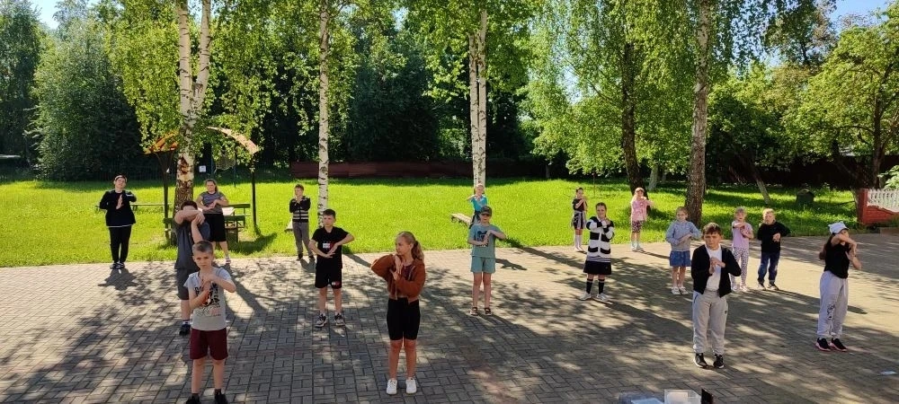 ✨ День второй. День науки в пришкольном лагере: открытия, знания и лингвистика!