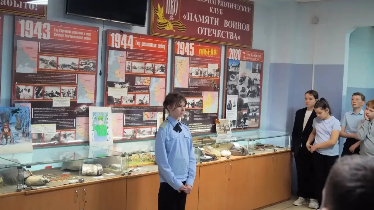 Неделя памяти началась с экскурсии в школьном музее ШО1.   26 января в школьном отделении 1 торжеств