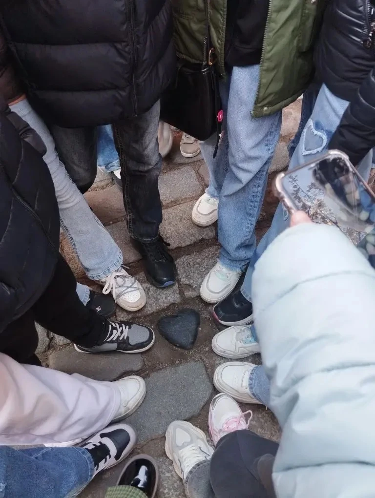 🌆 Познавательное путешествие по Калининграду  Сегодня учащиеся 4 «Г» класса и их классный руководите