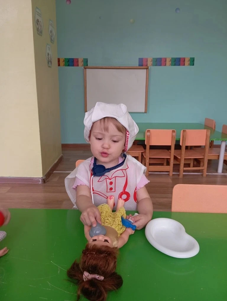 12 мая, в Международный день медицинской сестры, в первой младшей группе прошли тематич...