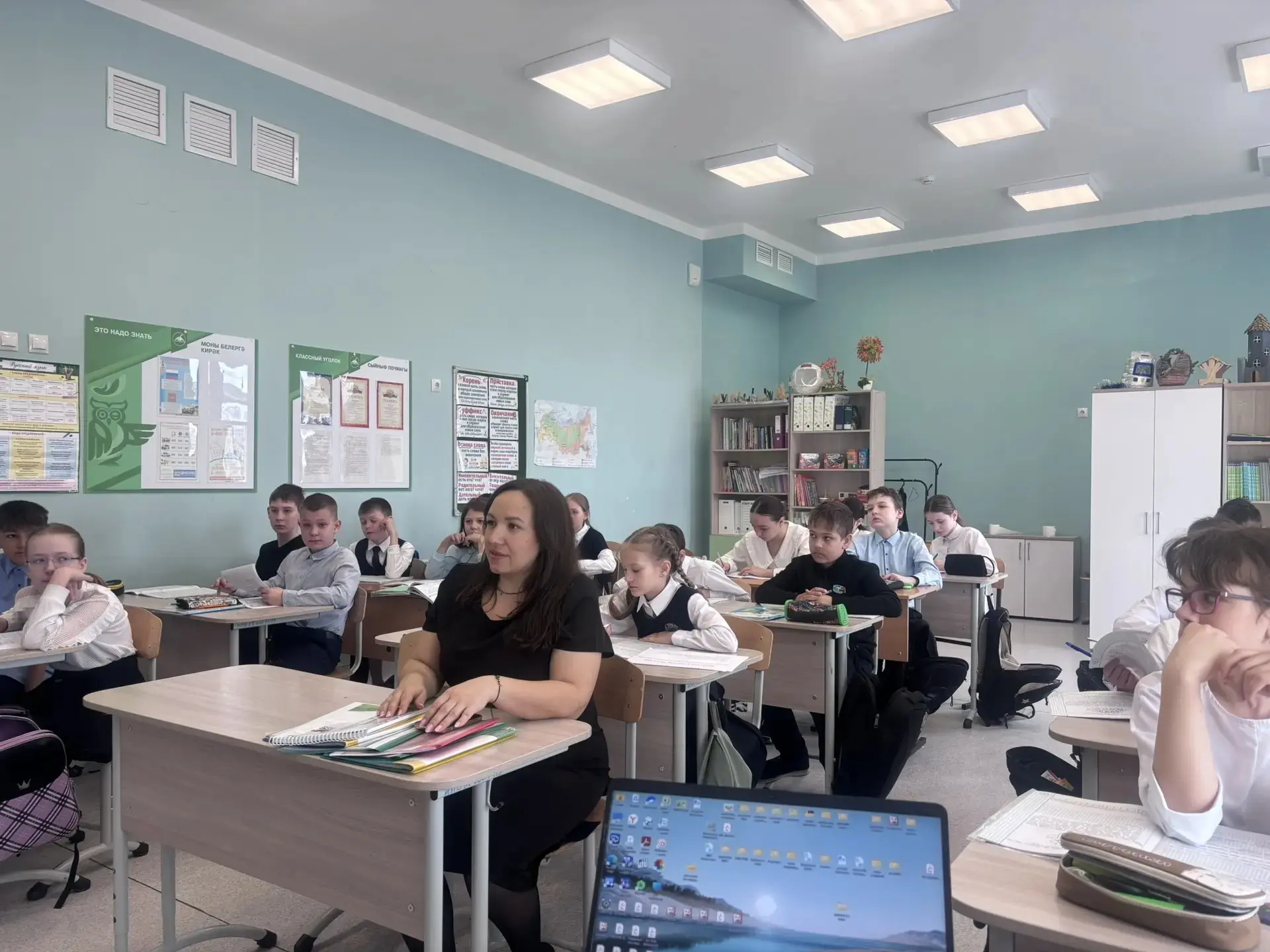 🎓 Успешная защита проектов в 4«В» классе!  18 апреля в 4«В» классе прошла яркая и насыщенная защита 