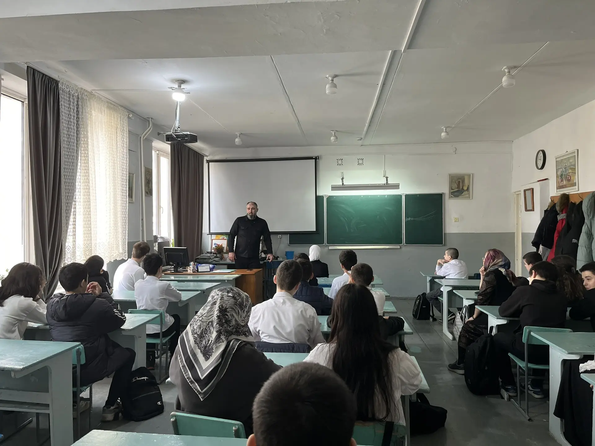 В преддверии Дня защитника Отечества в школе состоялась встреча учащихся  7 «А» класса с участником 