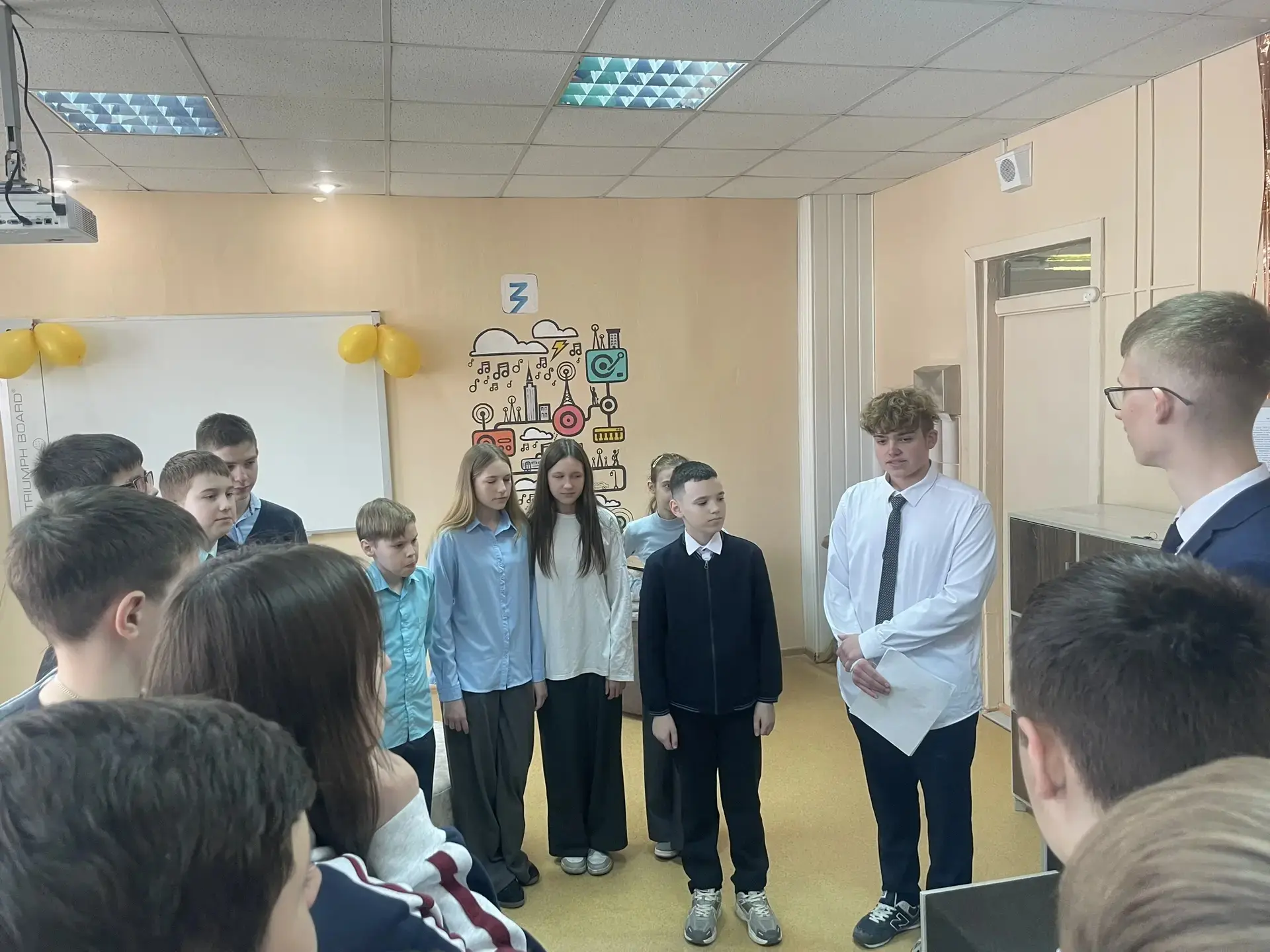📅 Ежедневно на этой неделе наши ученики 10 «А» класса — Фомкин Артём и Чагорский Дмитрий — под руков