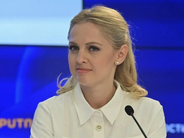 ВЫБОР

Янина Студилина.

Родилась в Омске. 
Росла в Москве.

Увлекалась танцами. 

Окончила театраль