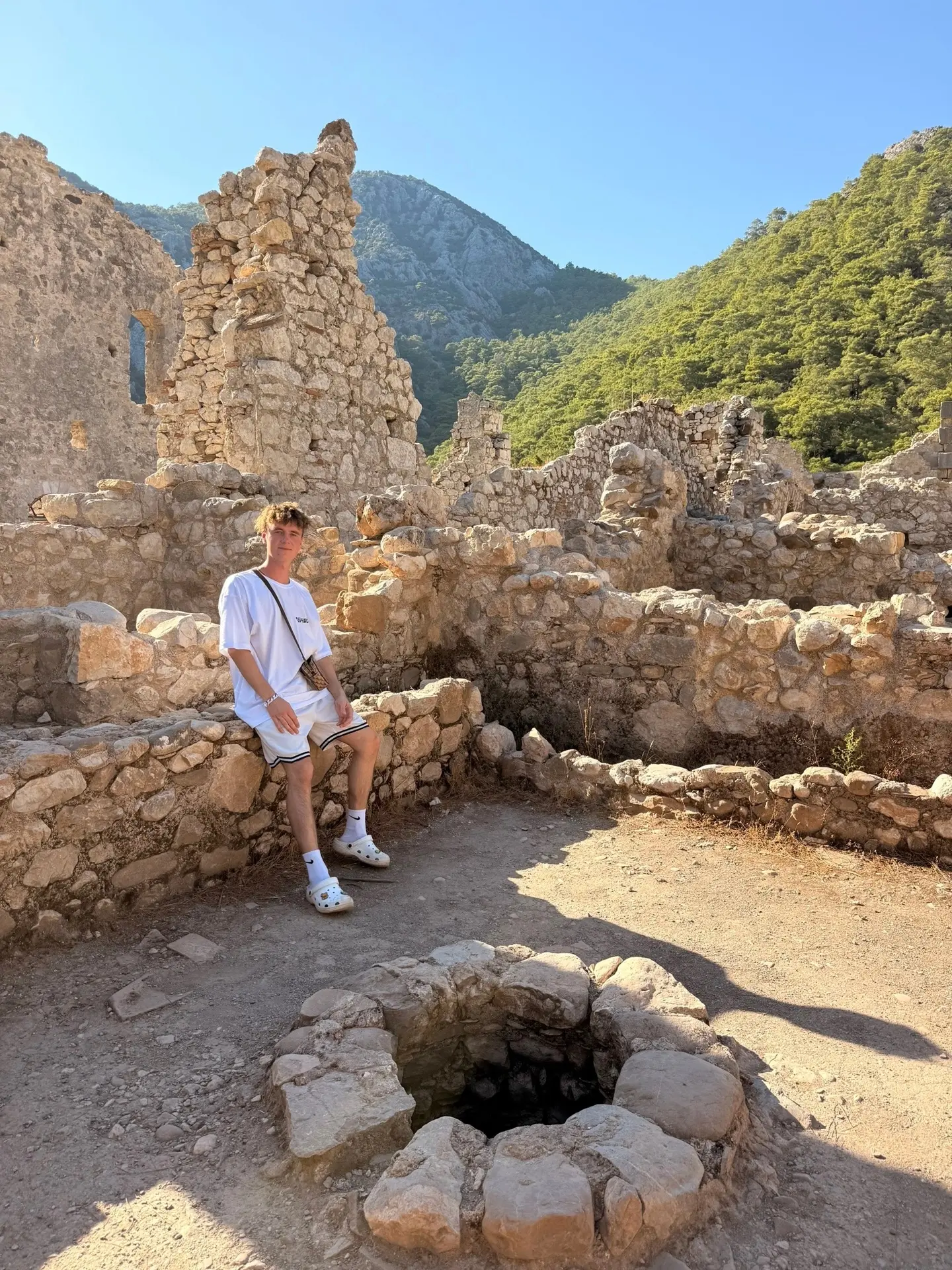Ездили из Кемера на экскурсию в древний город Олимпос 🏛️