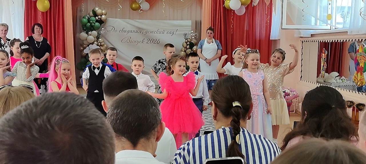 Вот и отгремели выпускные утренники! Мероприятия прошли весело,  зажигательно и трогате...