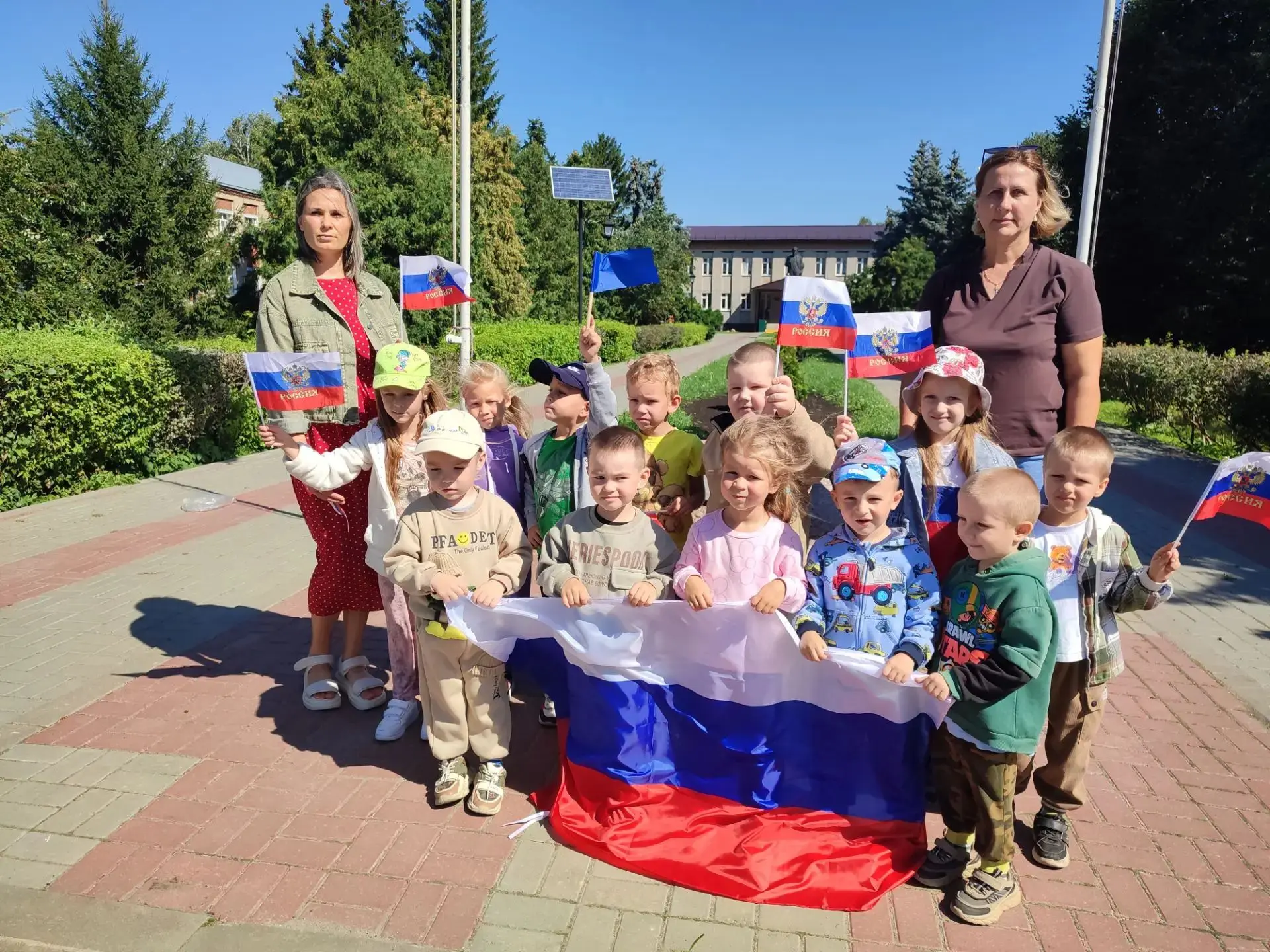 Ежегодно 22 августа в России отмечается День Государственного флага Российской Федераци...