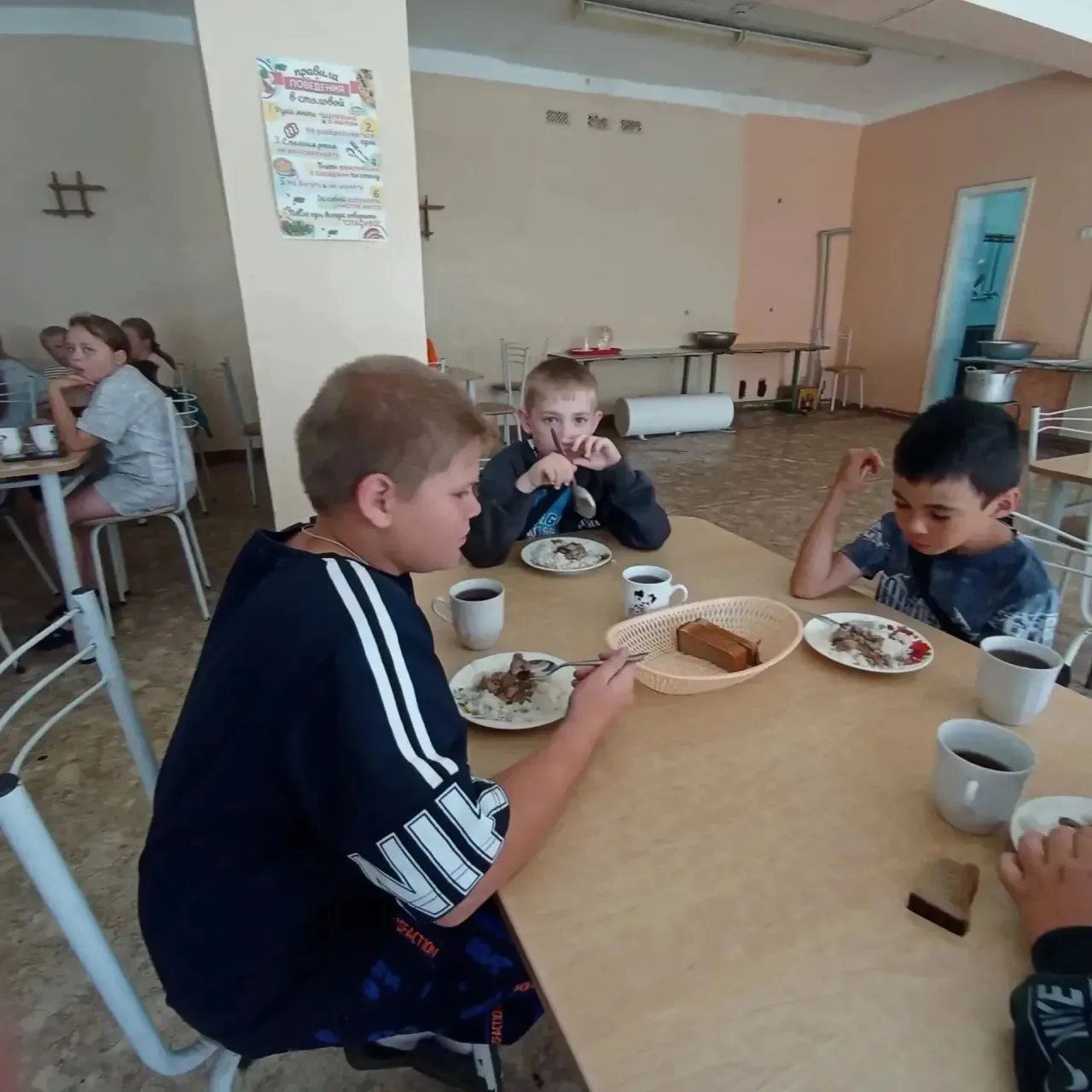 📸 Вести из лагеря!

Сегодняшний день стартовал с торжественного момента: Ольга Александровна Бабенк