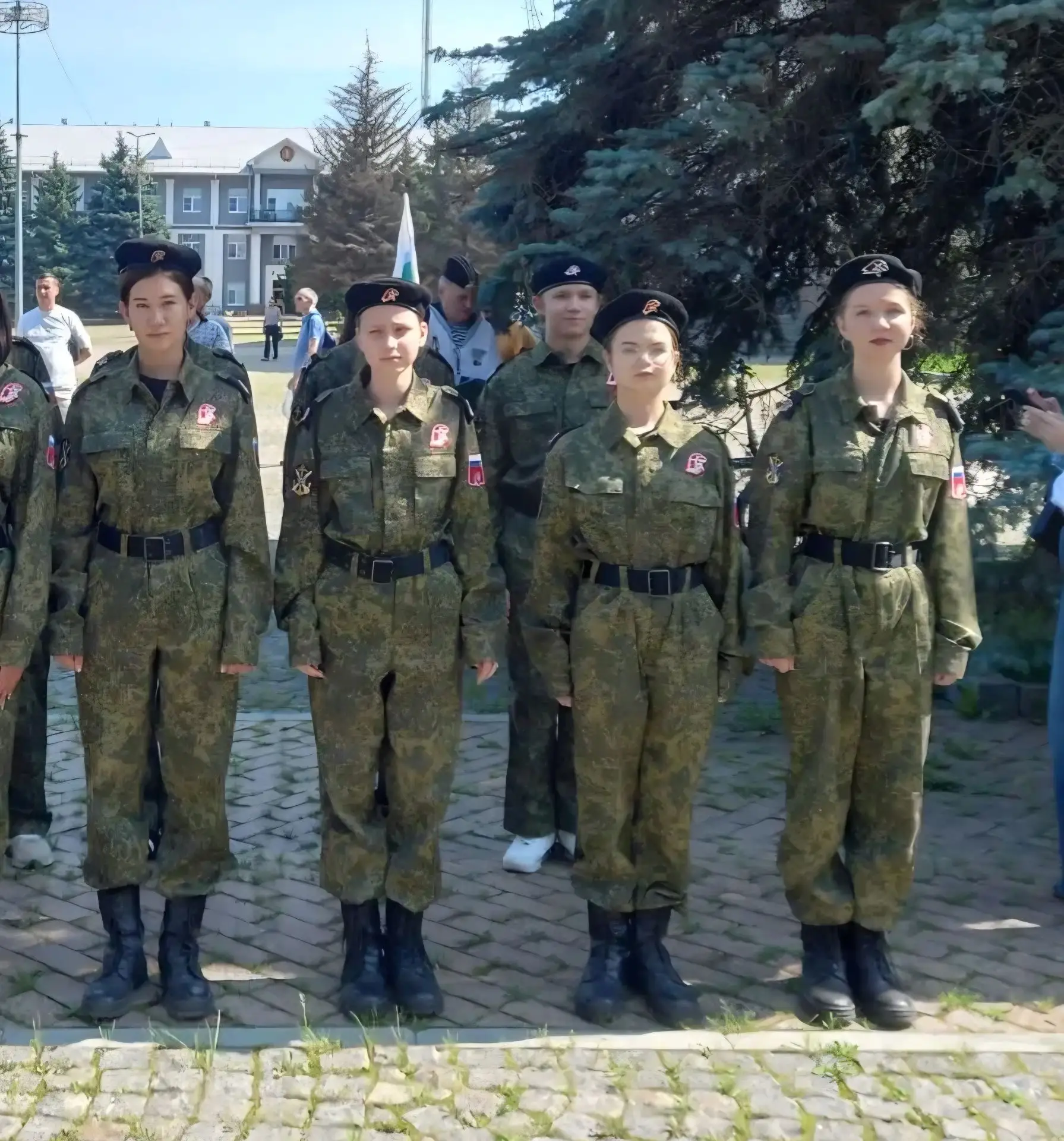 🇷🇺 В День Военно-Морского Флота учащиеся гимназии  приняли участие в торжественном митинге, посвящ