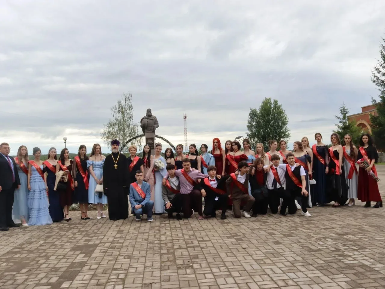 27 июня, в День молодёжи,  состоялся выпускной вечер для одиннадцатиклассников МКОУ СОШ №2 им. И. С.