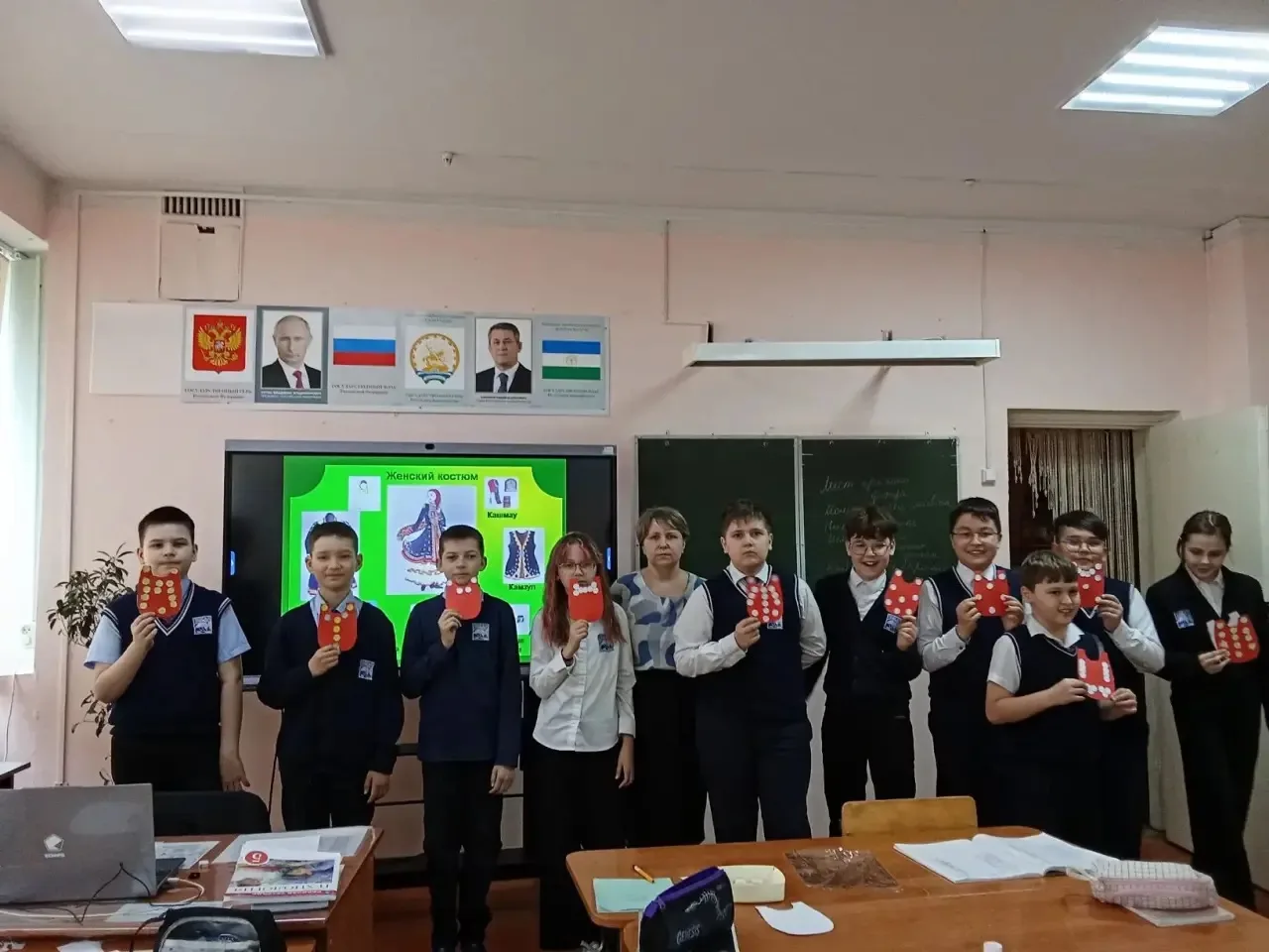 Наш лицей - большая и дружная семья. С любовью к корням: как мы создавали башкирский нагрудник ко Дн