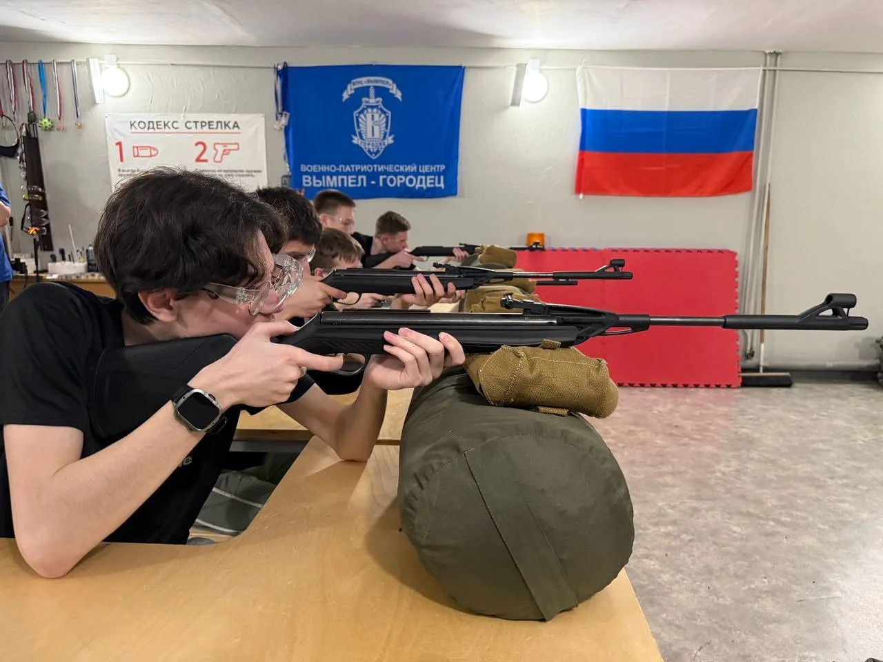 18 марта, в знаковую для всей страны дату, стены нашей школы превратились в арену для честной борьбы