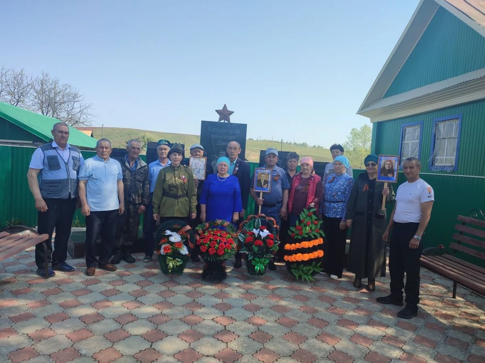В деревне Бустанаево почтили память героев.
