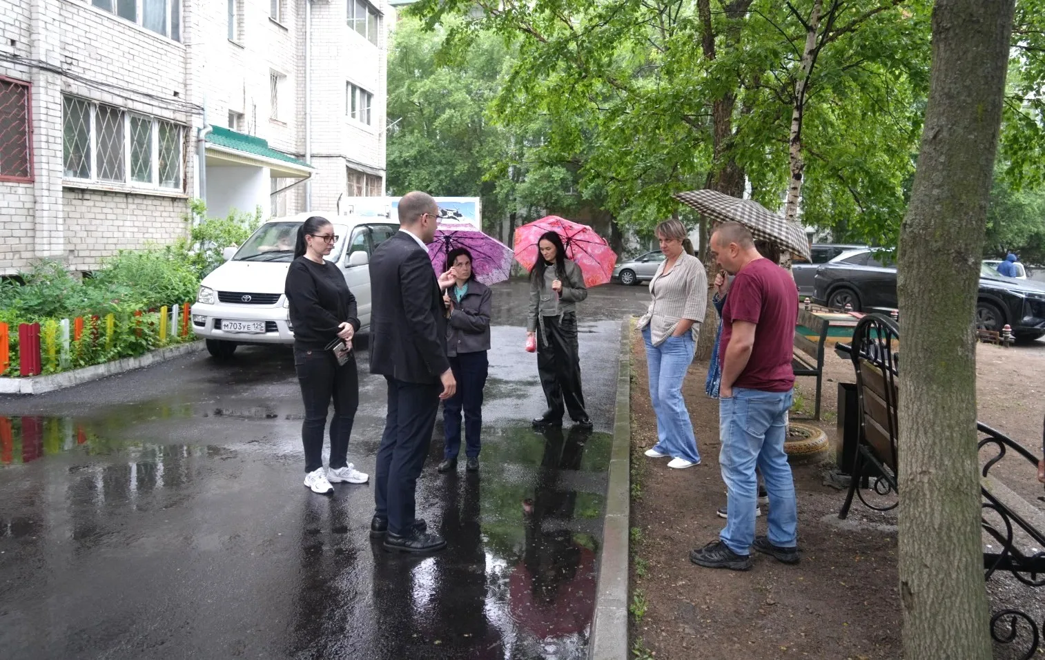 Уссурийск преображается: еще четыре двора отремонтировали по программам благоустройства
В Уссурийско