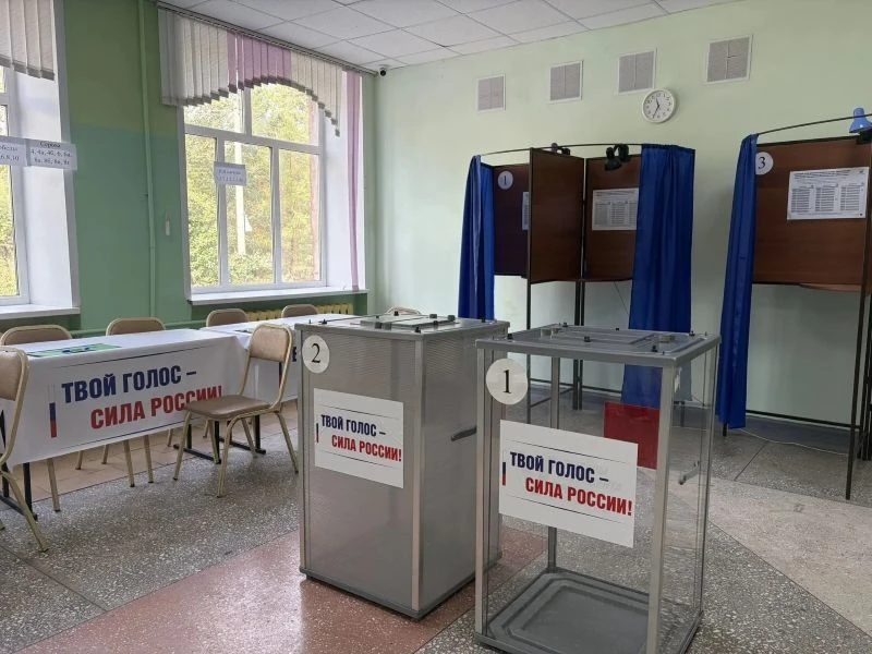 🗳В Ленинском округе ведётся подготовка избирательных участков.