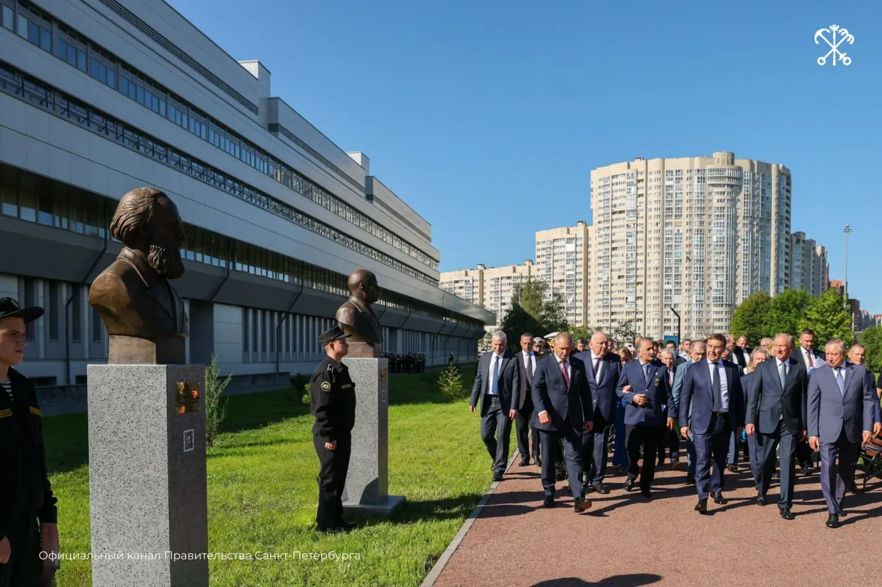 🏛 В СПбГМТУ открылась Аллея славы русской науки