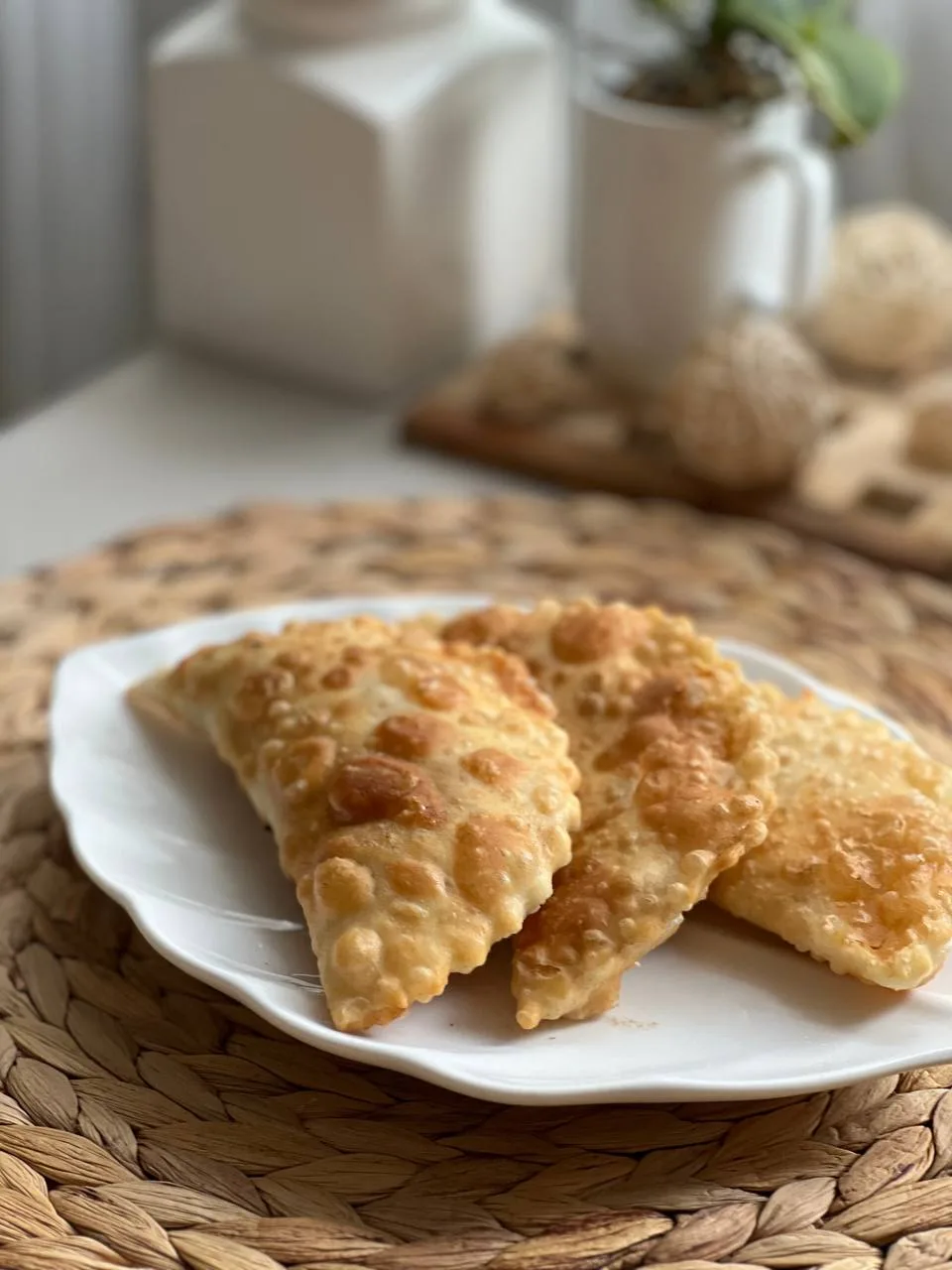 Сочные, хрустящие Чебуреки