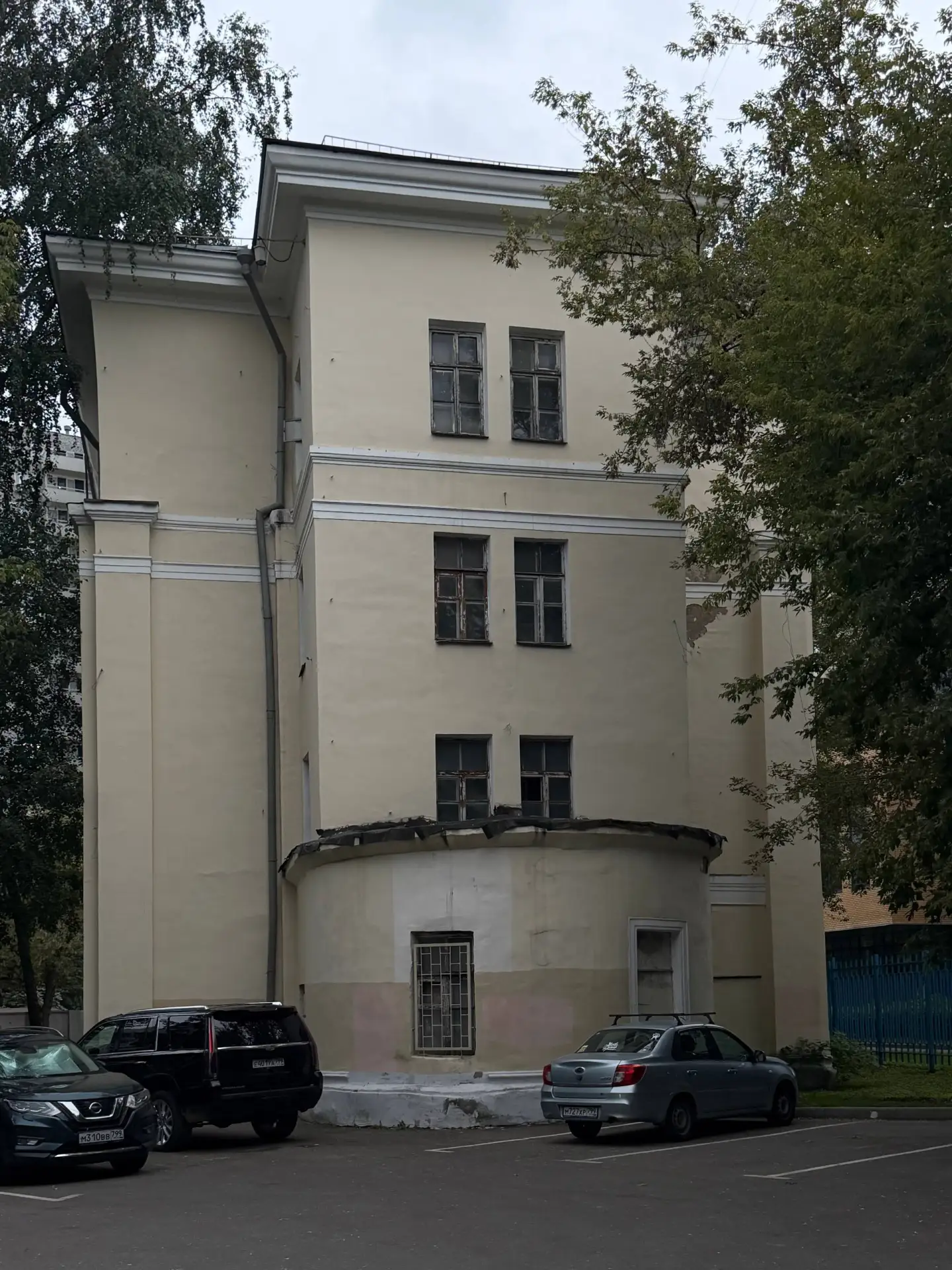 Из храма в общежитие