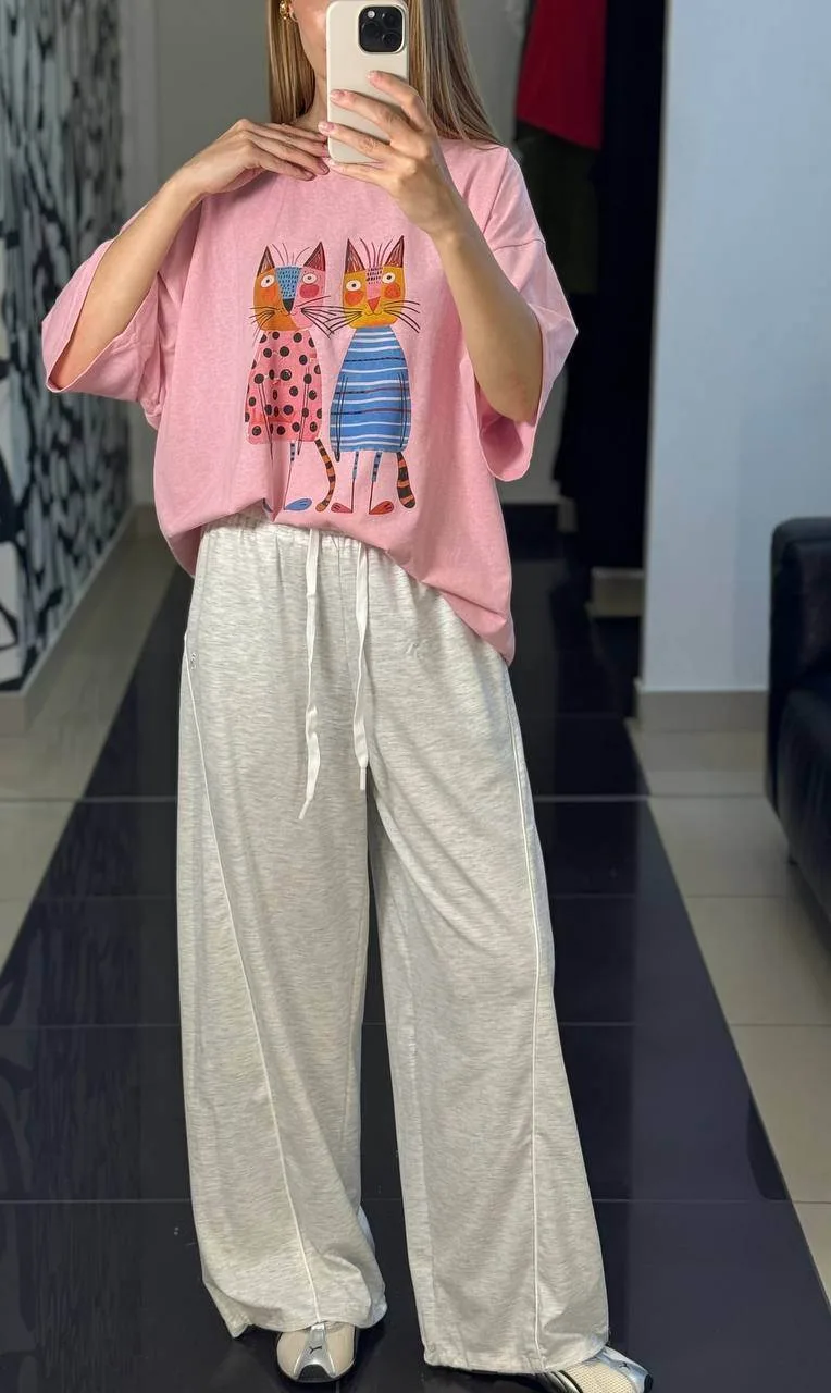 Футболка 2990 one size, брюки 2990 42-48.

Заказать/задать вопрос: 
MAX 

✔️Доставка по всей России,