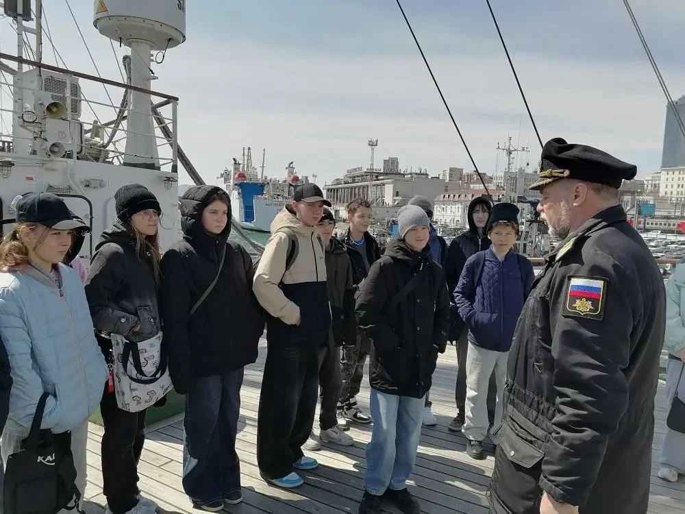 🚢 Экскурсия 7 «Д» класса на ПУС «Надежда»: день, пропитанный морем и приключениями!  Знаете, каково 