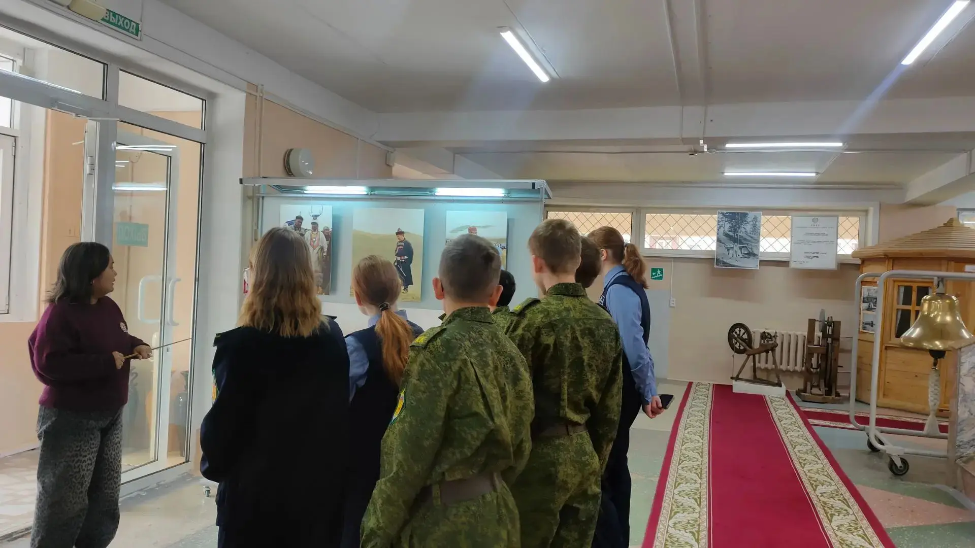В рамках празднования Года единства народов России ученики объединения "Гиды-экскурсово...