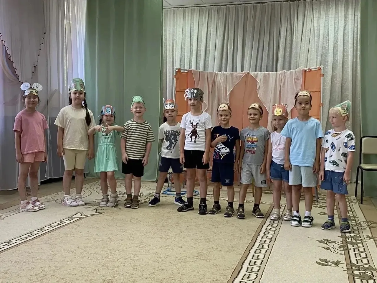 В рамках традиционного праздника «День летней сказки» воспитанники подготовительной группы подарили 