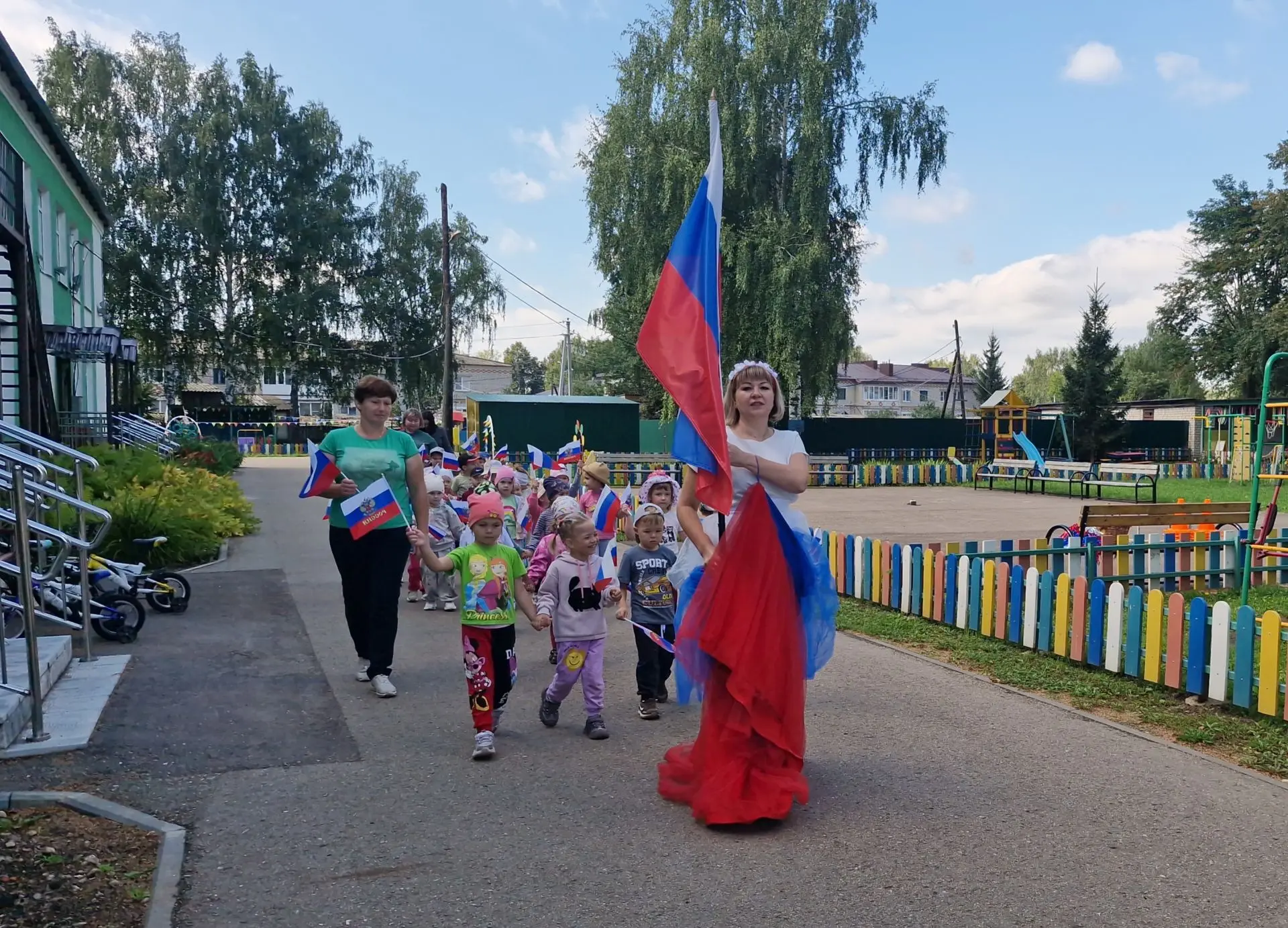 ПАРАД ТРИКОЛОРА🇷🇺