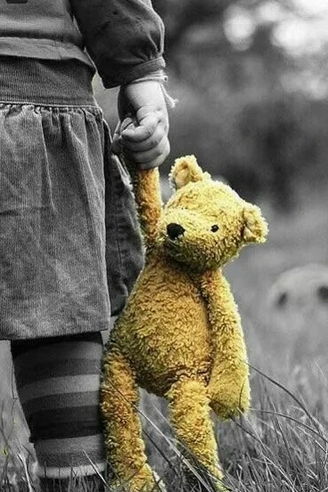 Как быстрo мы вырастаем и забываем свои чистые детские эмоции.