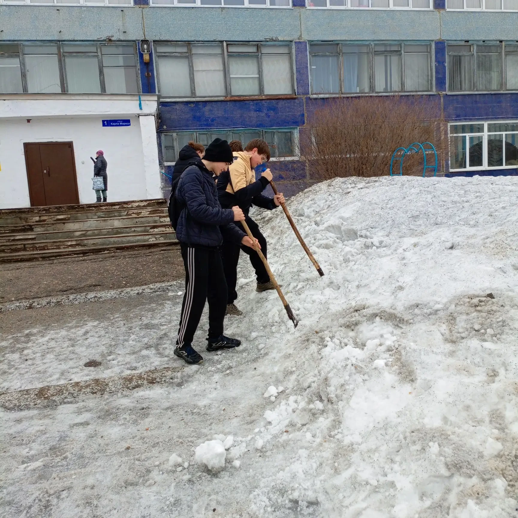 Всекузбасский субботник  📍27 марта состоялся первый Всекузбасский субботник в этом году. Ученики наш