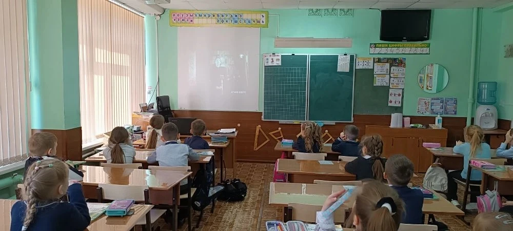 В школе проходит Неделя детской книги. Неделя детской книги - это ежегодная акция, направленная на п