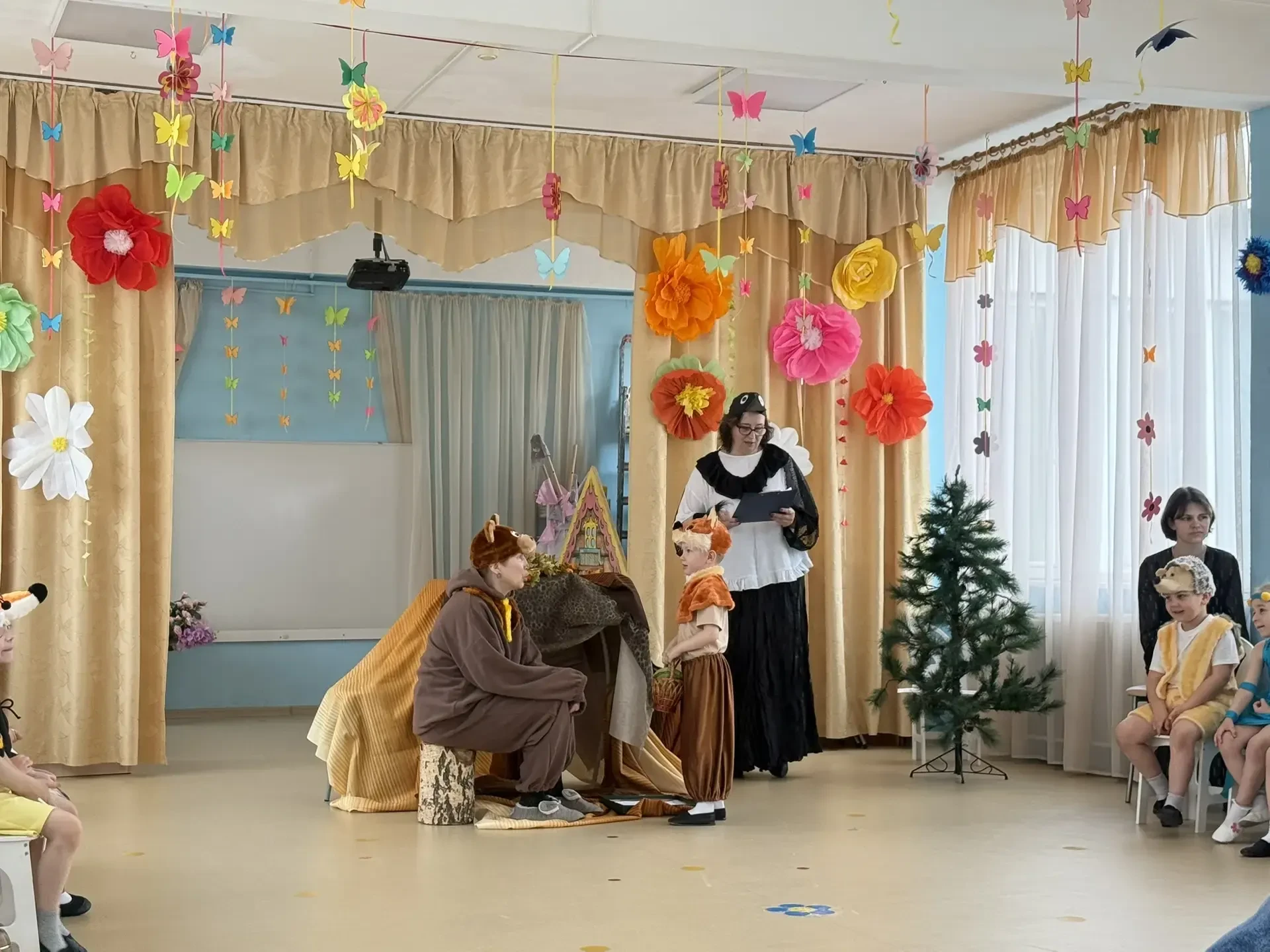 Спектакль «Как вылечили Мишку» в средней группе № 3! ✨🪄В рамках «Недели сказок» средняя группа № 3 