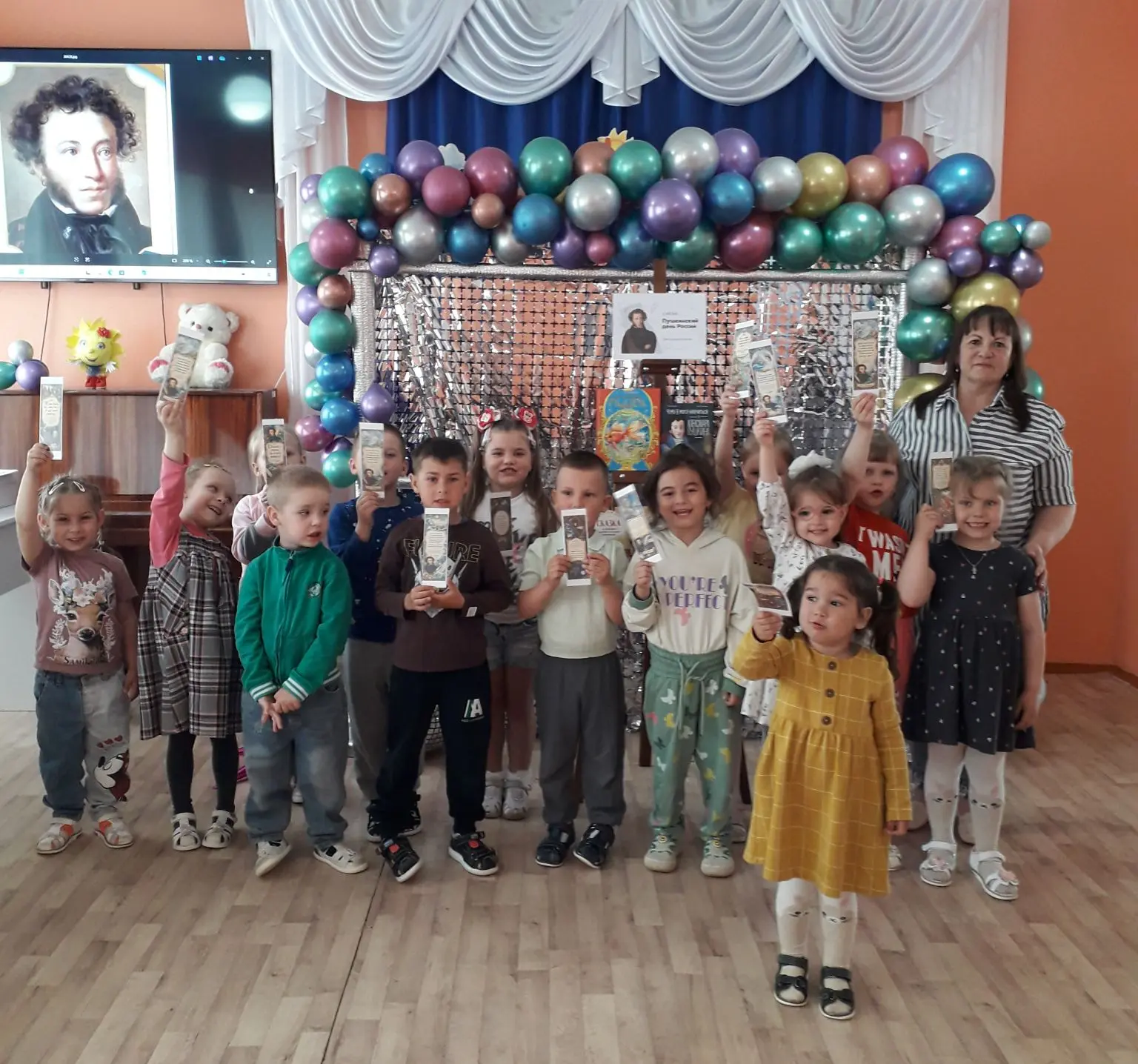 Вчера в нашем дошкольном учреждении библиотекарь Погребской библиотеки С.А. Алипченкова провела увле