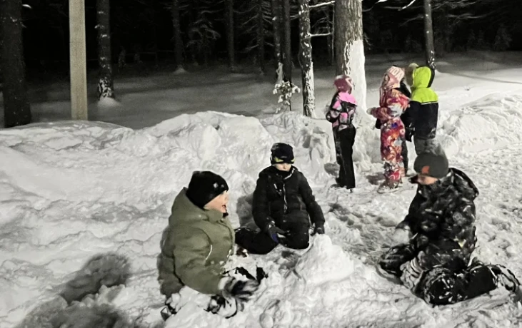 👋 Всем привет от 2 А из Лесной школы! 🏫🌲Мы тут не скучаем, а проходим ускоренный курс по счастью! На