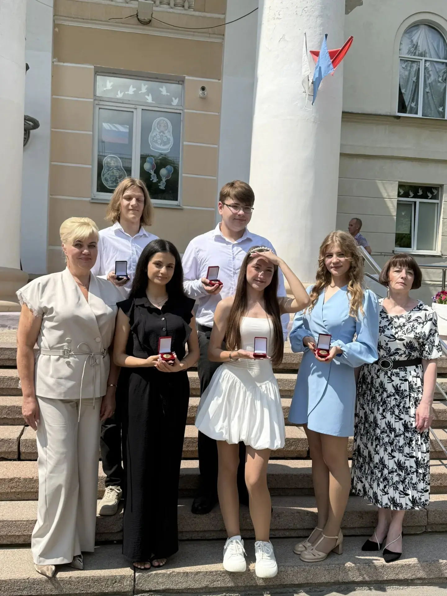 В добрый путь, выпускники! 👏 

Сегодня в торжественной обстановке во Дворце детского (юношеского) т