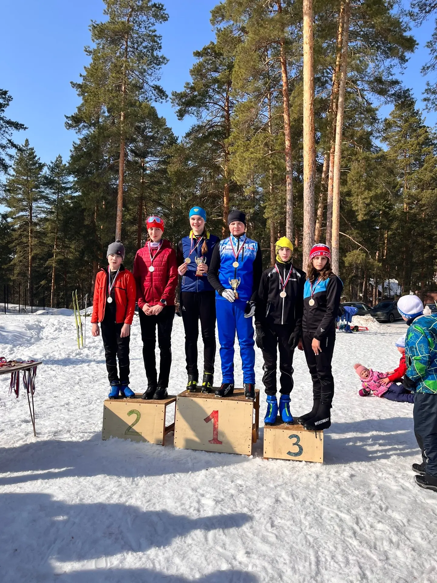 🎿⛷️ Закрытие лыжного сезона — по-семейному!  Есть традиции, которые делают нас сильнее. И одна из ни