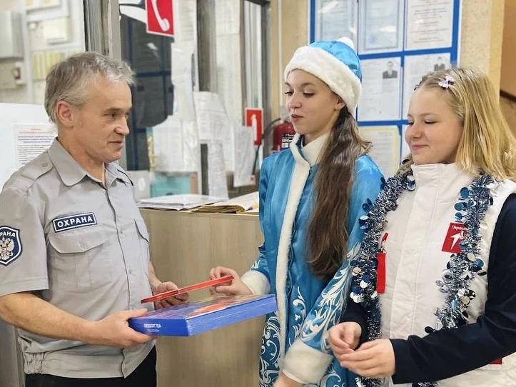 🎉Активисты первичного отделения Движения Первых поздравляют всех с наступившим Новым 2026 годом!   🎁