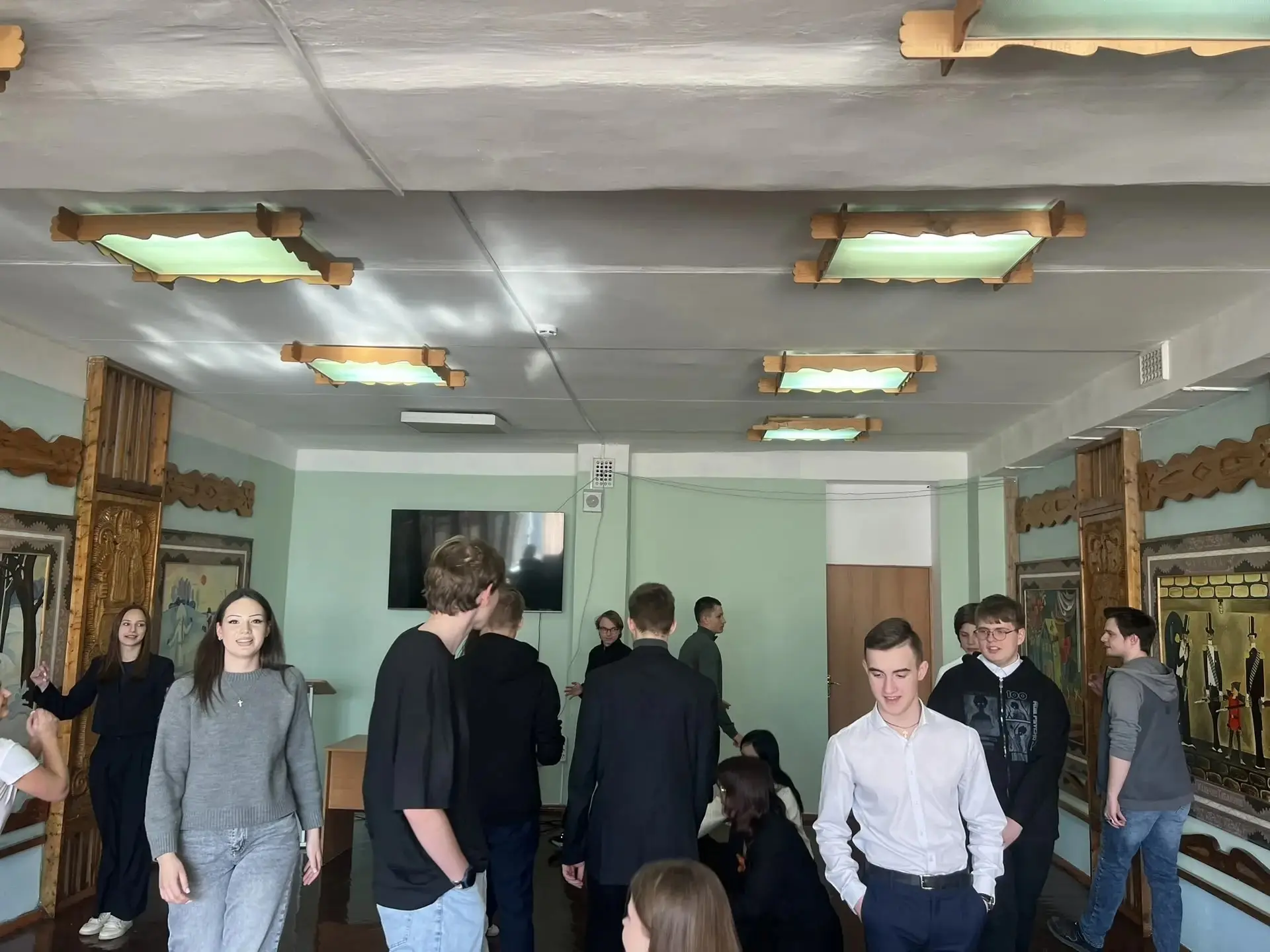 Мастер класс 🎭 на школе актива ученического самоуправления посетили активисты из 8д класса.  Ребята 