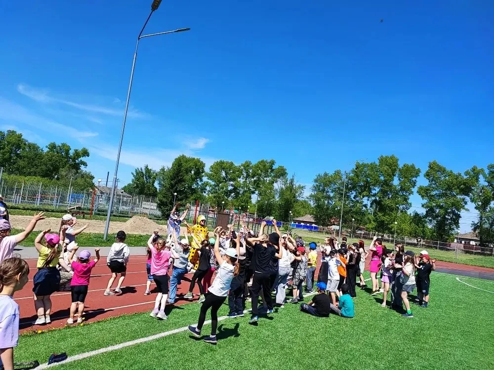 Вот и пролетел ещё один насыщенный день в пришкольном лагере «Солнышко»! 🌞