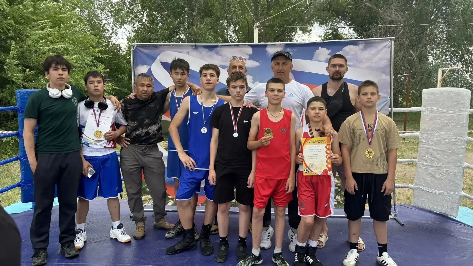 🥊 13 июня воспитанники спортивной школы города Ершова приняли участие в Фестивале по боксу «Открыты