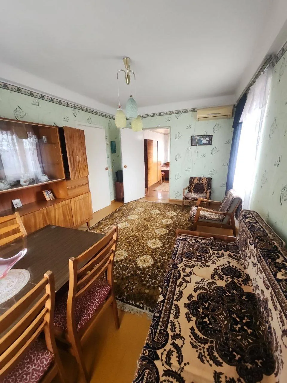 Купить 2-комнатную квартиру в Донецке, Будённовский район, Ул. Октября
