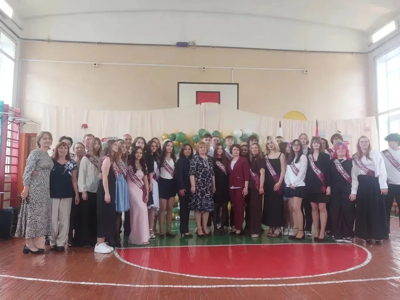 🎓 В нашей школе прошел праздник Последнего звонка для выпускников 9-го класса!

Этот день стал важн