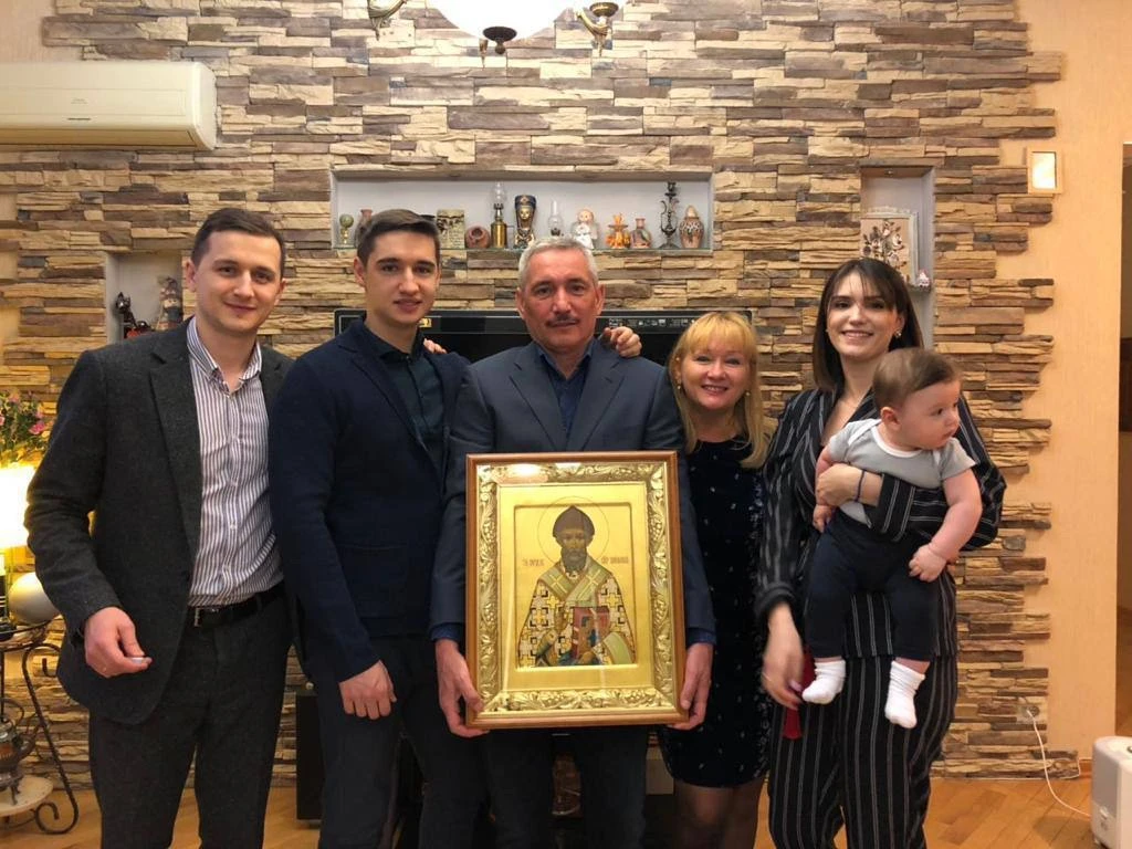 «Рисование икон — точно не для всех!» 🤔 Развеем этот миф ⬇️  Друзья, вот такое мнение у некоторых на