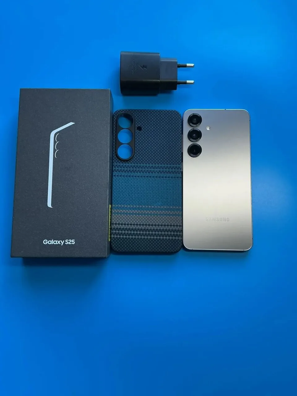 Продам Samsung S25 12/256, новый, Донецк, 42 тыс.