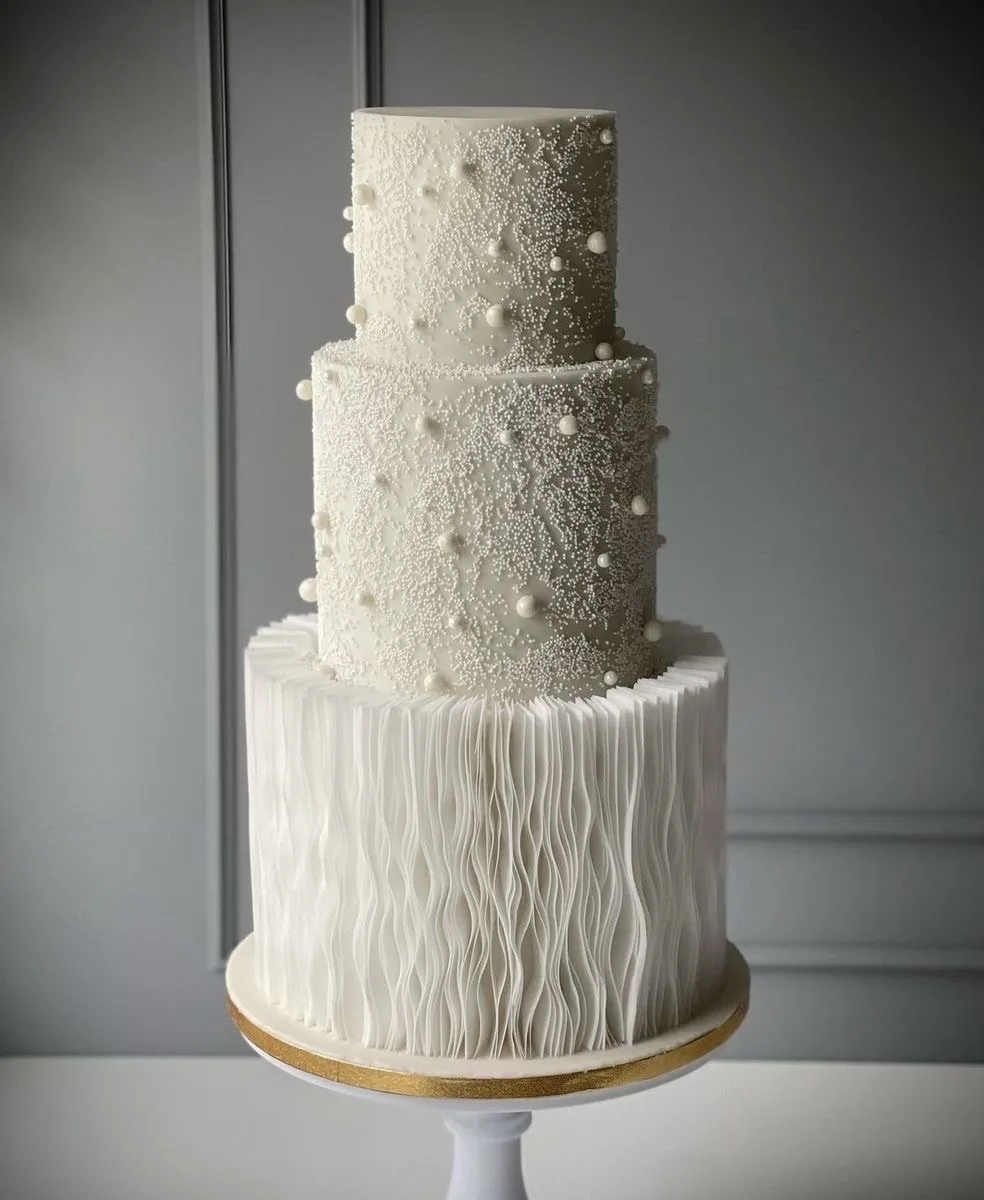 А мы продолжаем бронировать даты для ваших свадебных тортов 👰‍♀️🤵‍♂️
