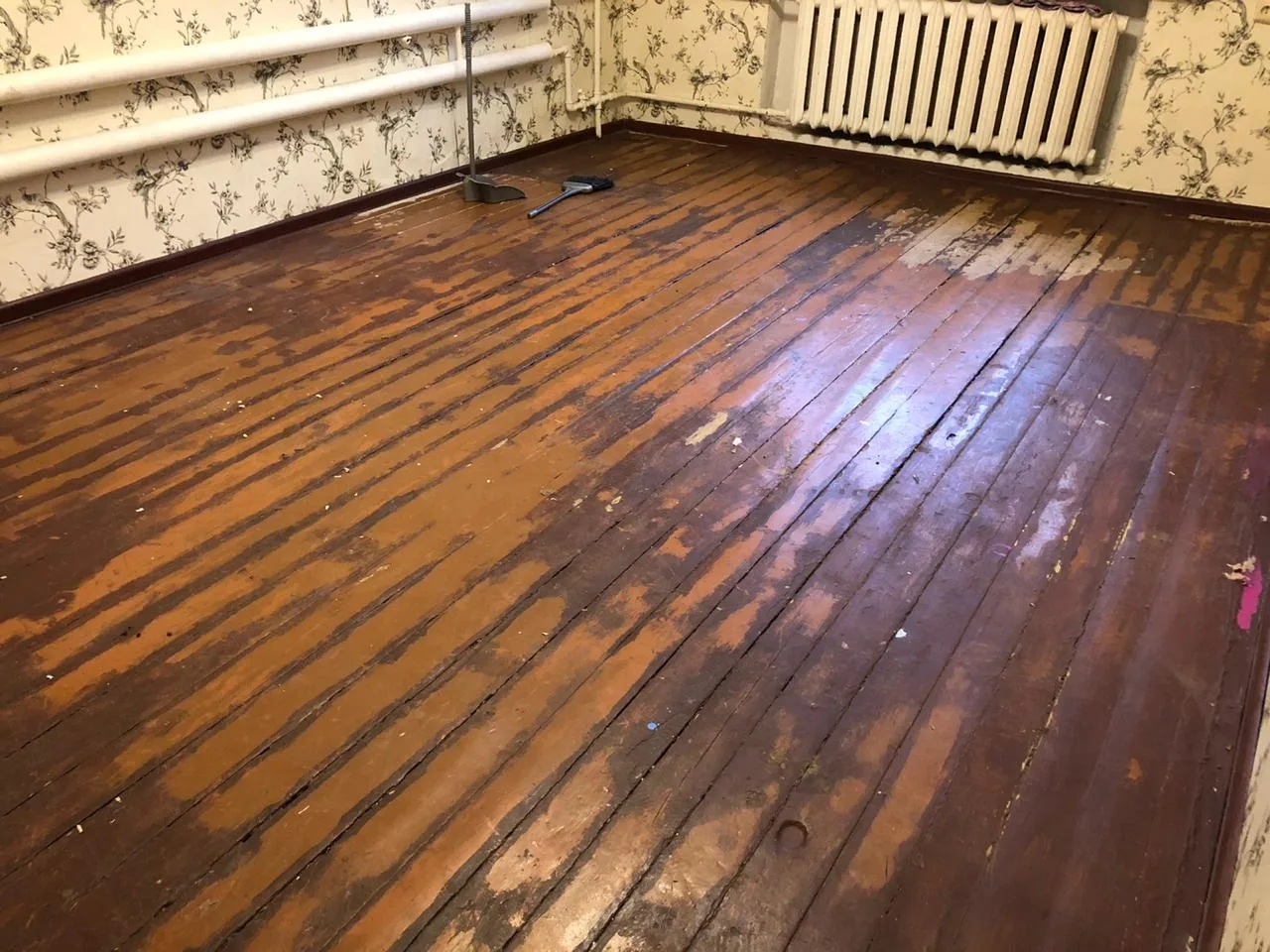 Требуется выполнить демонтаж полов