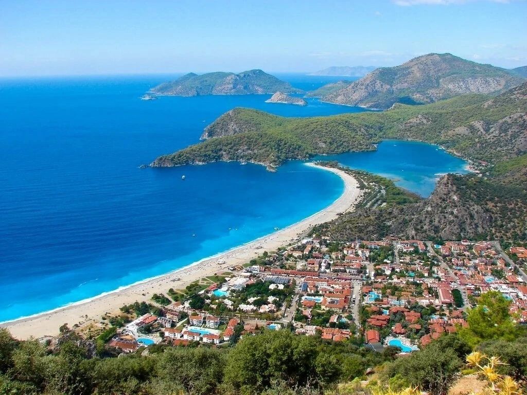 💕🌴Олюдениз — удивительно красивое место с живописной голубой лагуной, неповторимыми с...