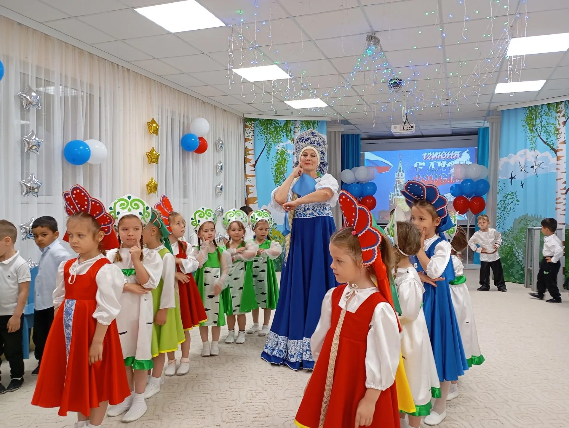 #ГодДошкольногоОбразования
#ГДОКрым
Праздничные мероприятия, посвященные Дню России - воспитываем лю