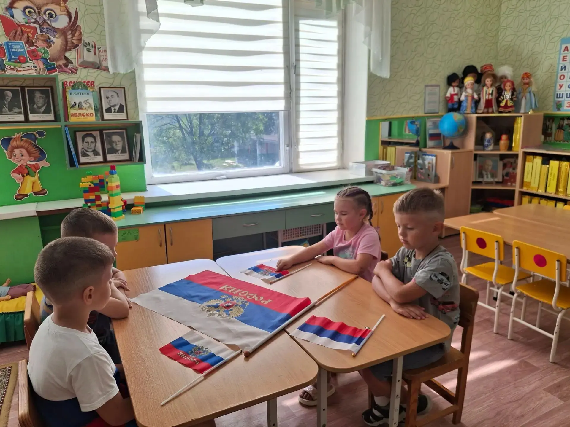 22 августа - особый день в календаре: вся страна с гордостью чествует Государственный ф...