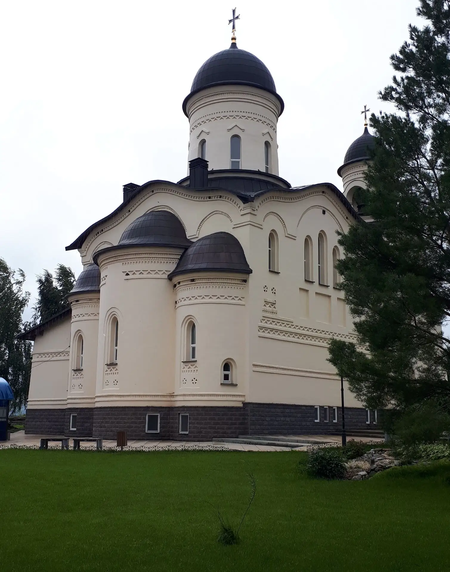 Сегодня православные и католики отмечают Успение Пресвятой Богородицы - один из двенадц...