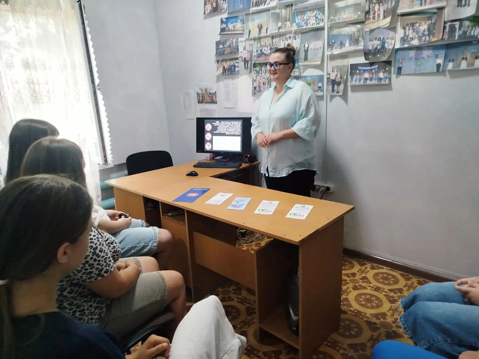 В Культурно-досуговом центре с. Привольного прошла беседа с подростками «Мифы и факты о наркотиках»,